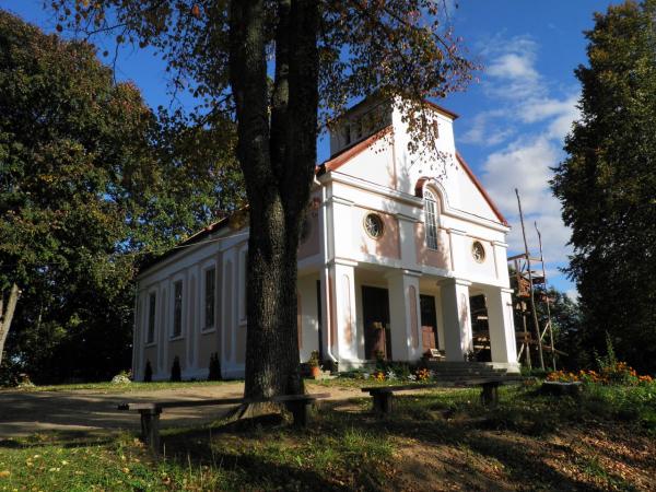 Medumu Sv. Jāņa Kristītāja draudzes baznīca